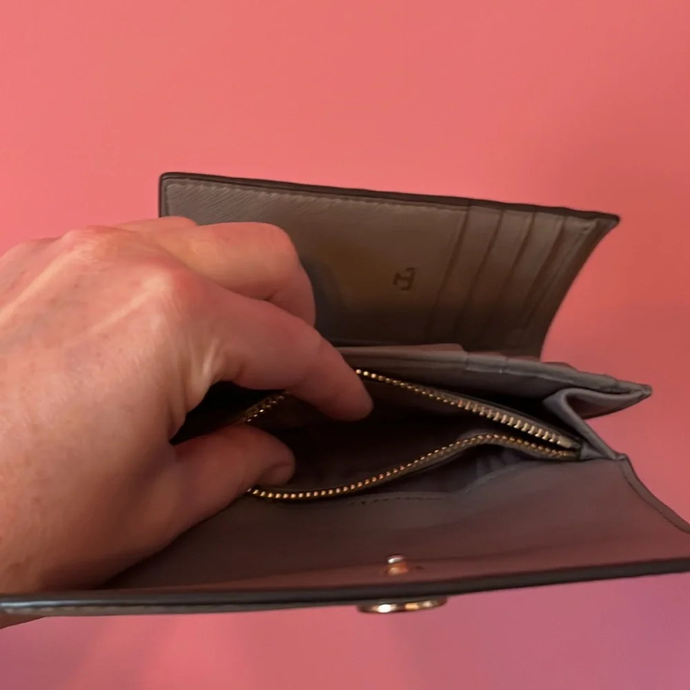 Tory Burch Wallet - Picture 5 of 9